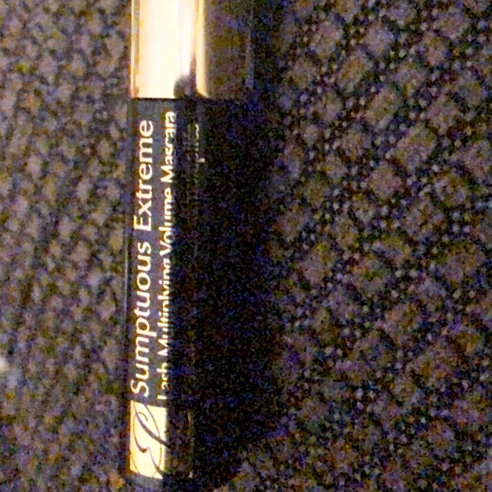 Estée Lauder Sumptuous Extreme Travel Size Mascara - Picture 2 of 6